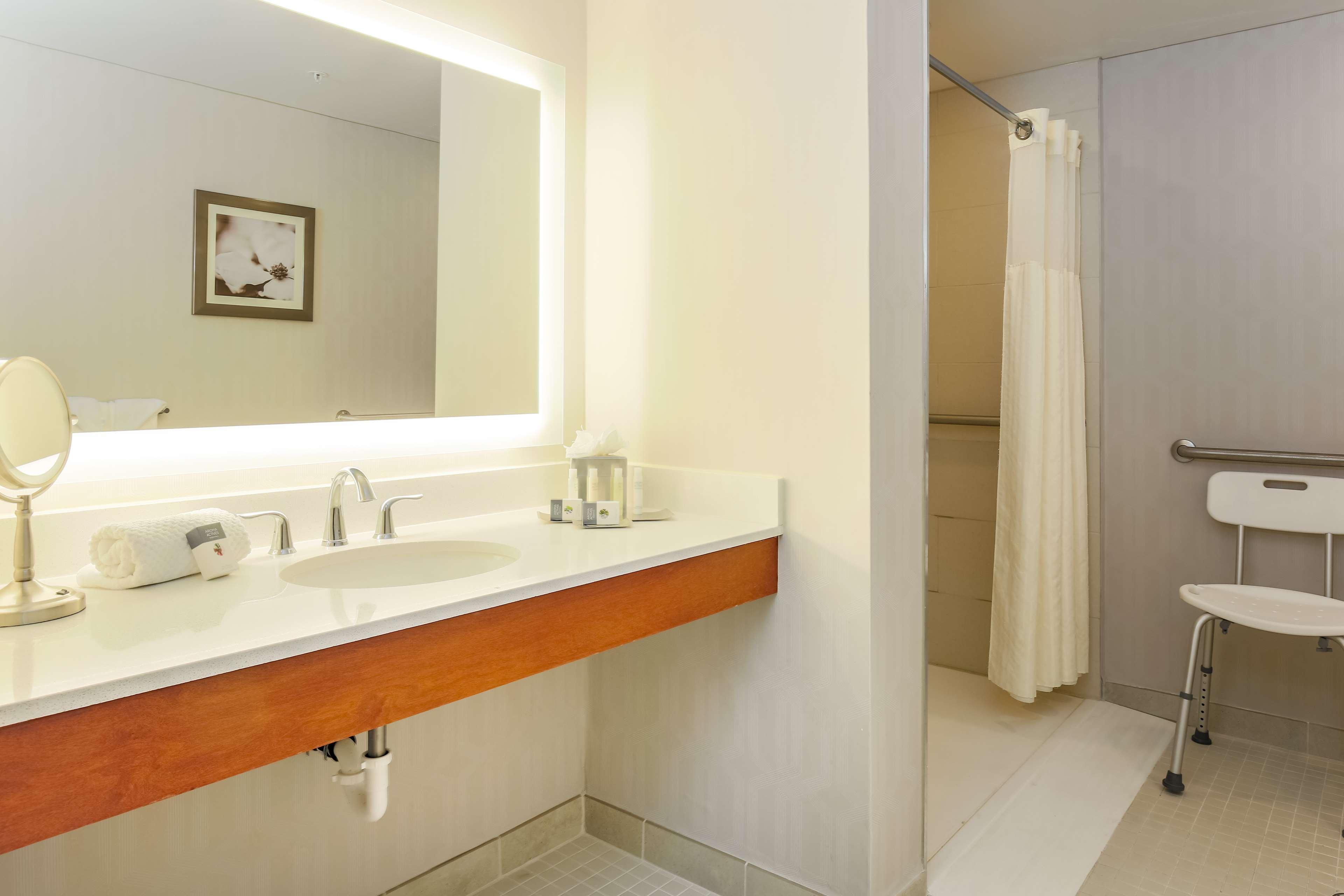 Hotel Doubletree By Hilton Atlanta Airport College Park Exteriér fotografie