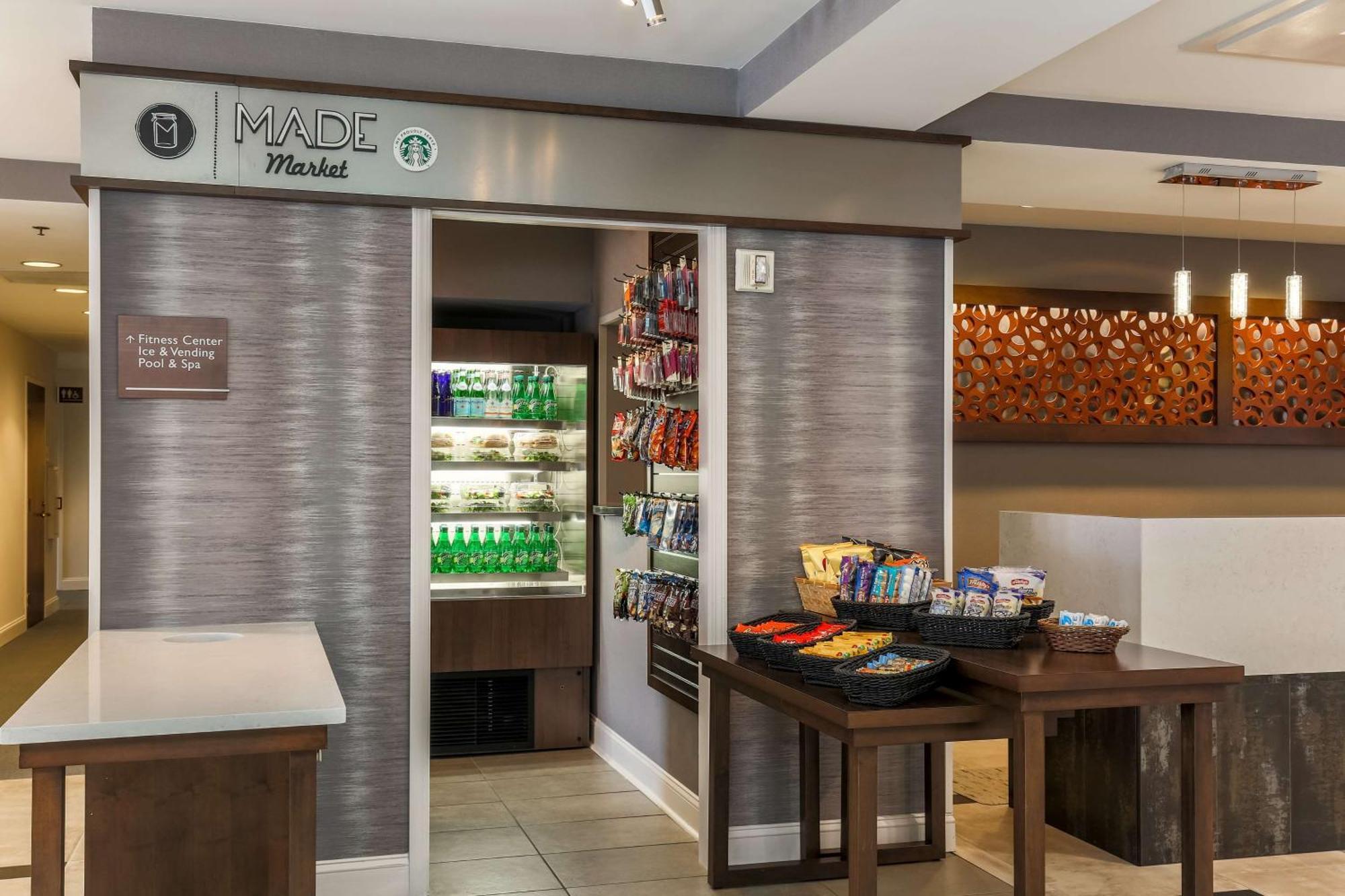 Hotel Doubletree By Hilton Atlanta Airport College Park Exteriér fotografie